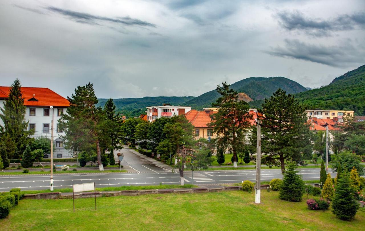 Apartament Delora View Bumbesti-Jiu Exterior photo